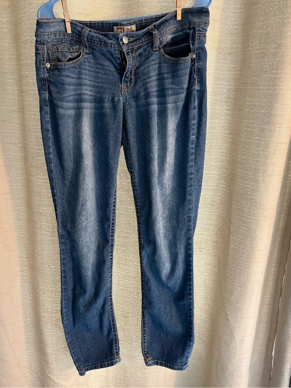 LEI Women's Blue Skinny Straight Jeans